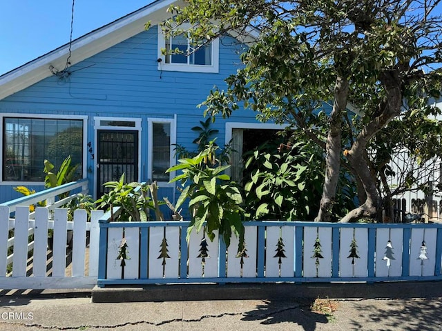 view of front of property