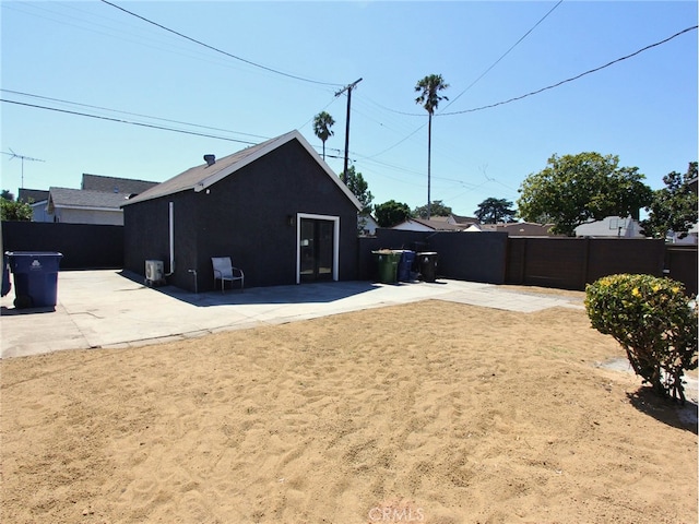 view of yard with a patio