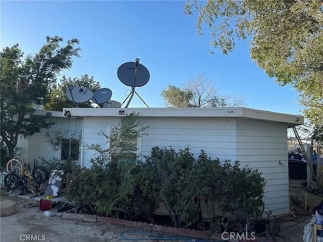 21733 Crystal Aire Rd, Oro Grande, CA 92368 - view of side of home