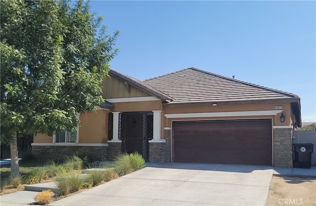 view of front of house with a garage