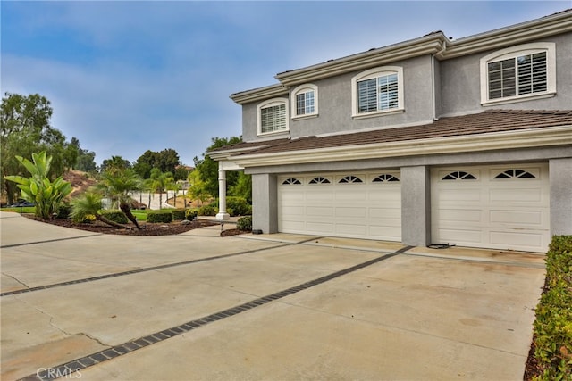 view of front facade featuring a garage