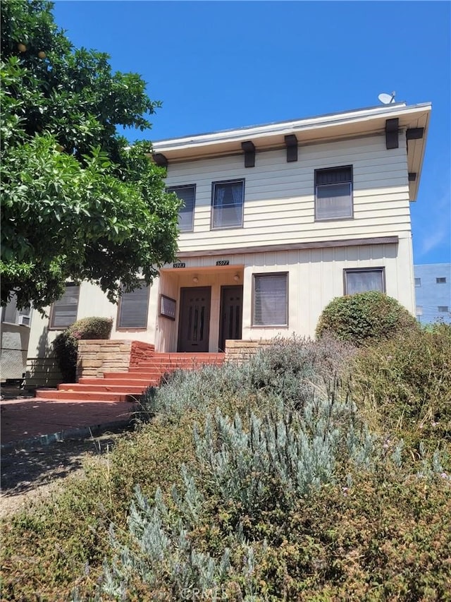 view of front of house