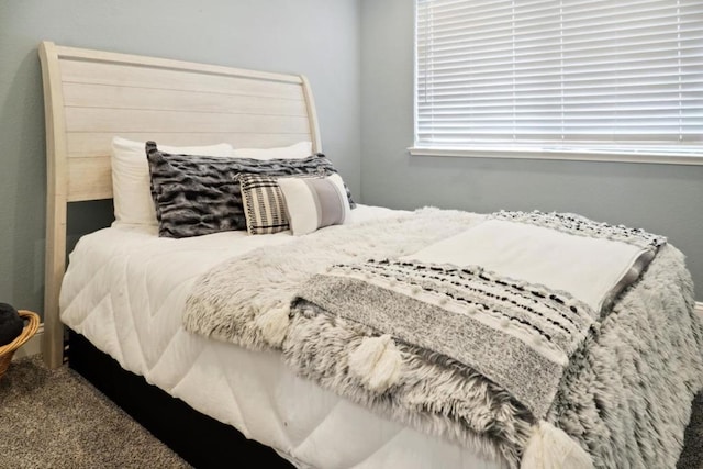 bedroom with carpet flooring