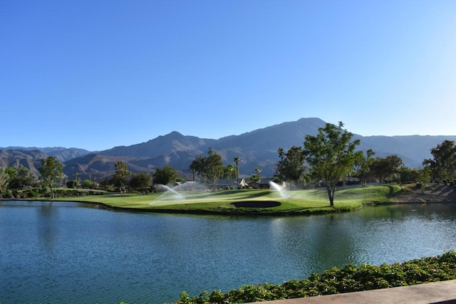 water view with a mountain view