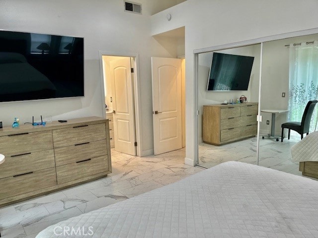 bedroom featuring a closet