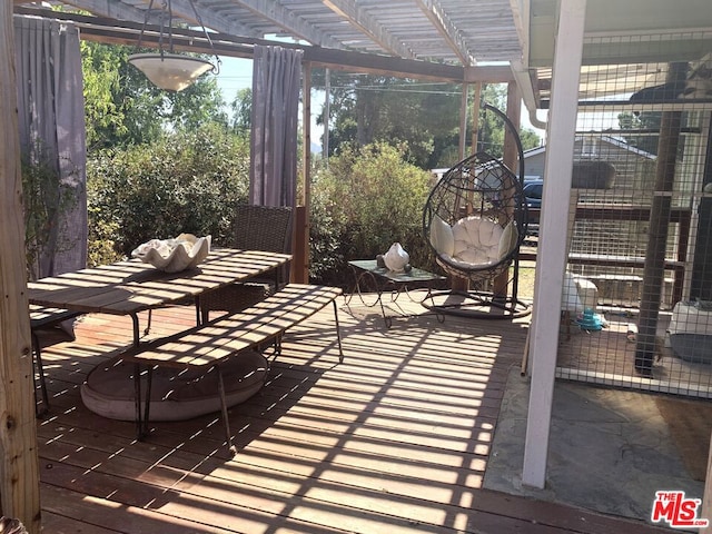 view of patio featuring a pergola