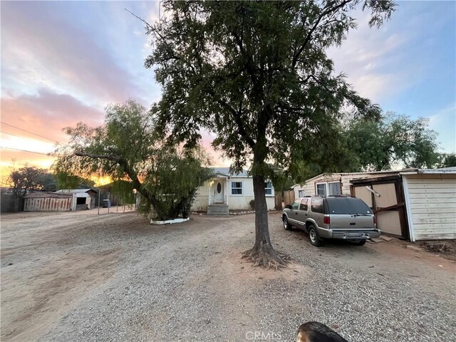 view of front of property