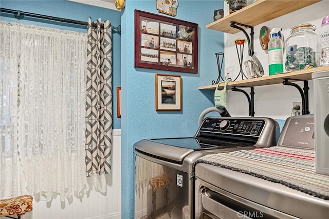 179 Golf Course Rd, Lake Arrowhead, CA 92317 - washroom with a textured wall and washer and clothes dryer