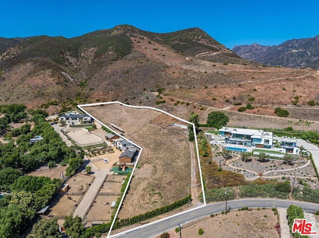 Listing photo 2 for 29675 Cuthbert Rd, Malibu CA 90265