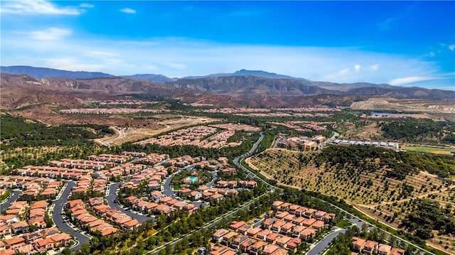 bird's eye view with a mountain view