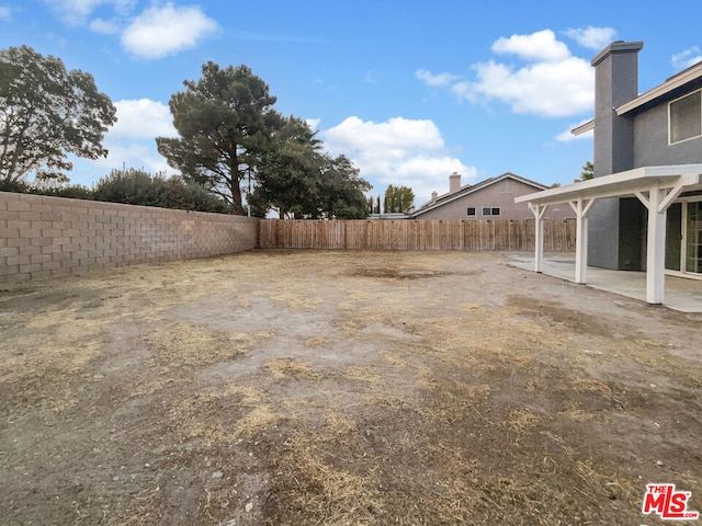 view of yard with a patio