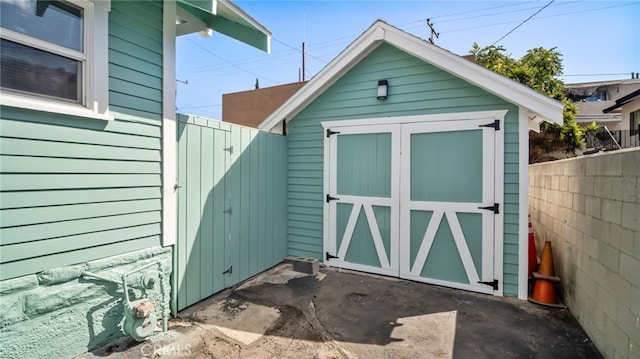 view of outbuilding