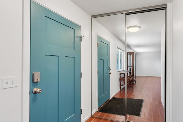 530 E Ave, Coronado, CA 92118 - entrance foyer with hardwood / wood-style floors