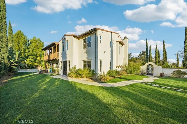 exterior space featuring a yard