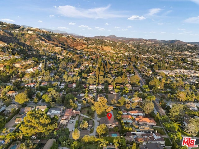 bird's eye view featuring a mountain view