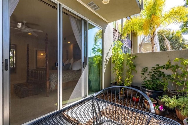 balcony featuring ceiling fan