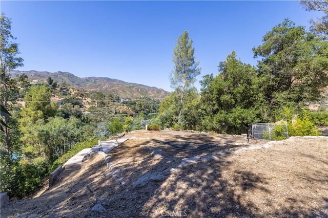 Listing photo 3 for 2229 Pinecrest Rd, Agoura Hills CA 91301