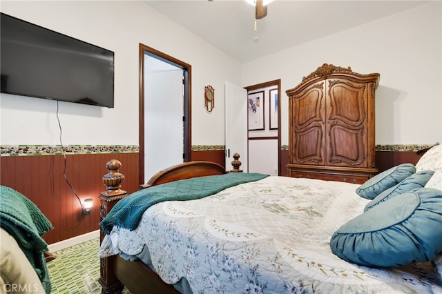 bedroom with ceiling fan