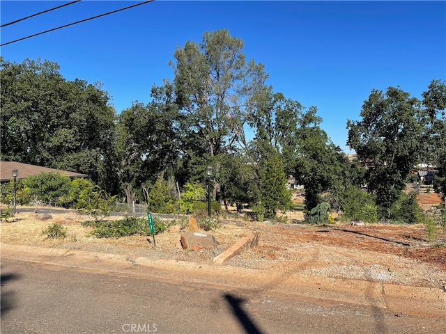 Listing photo 2 for 237 Redbud Dr, Paradise CA 95969