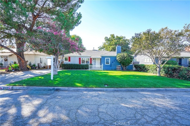 view of front of house with a front yard