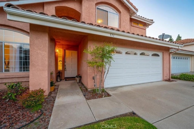 view of front facade with a garage