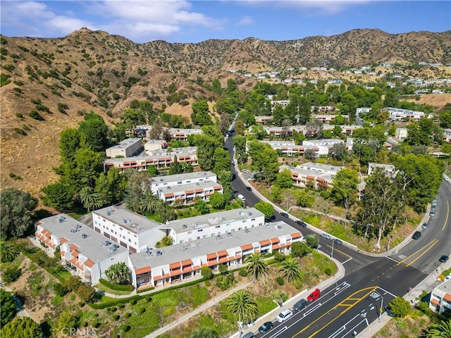 bird's eye view with a mountain view