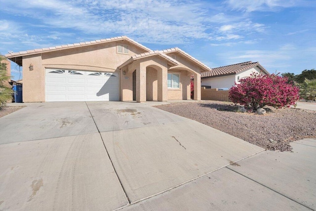 view of front facade featuring a garage