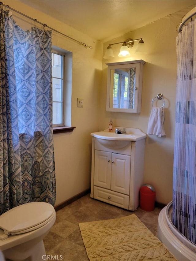 300 Bald Rock Rd, Berry Creek, CA 95916 - full bathroom with vanity, toilet, and a shower with curtain