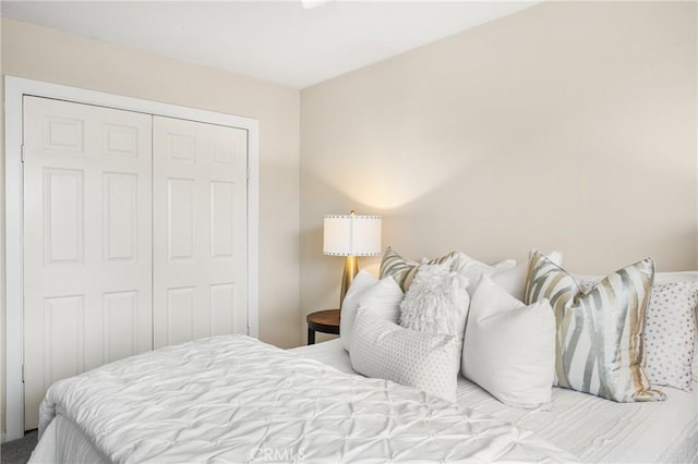 bedroom with a closet