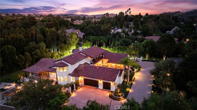 view of aerial view at dusk