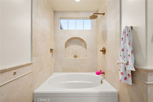 bathroom featuring tile walls