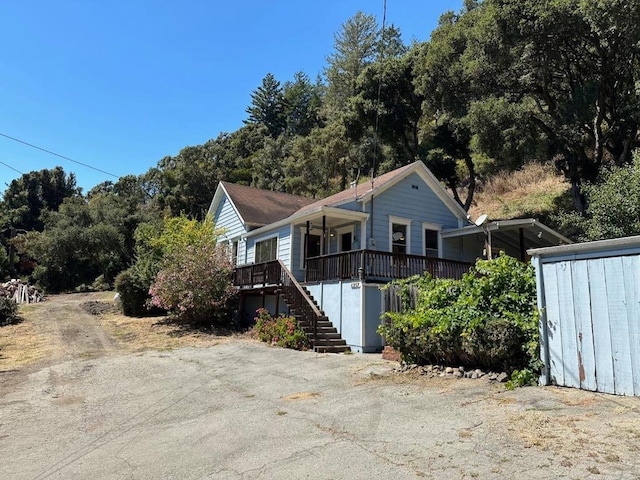 view of front of property