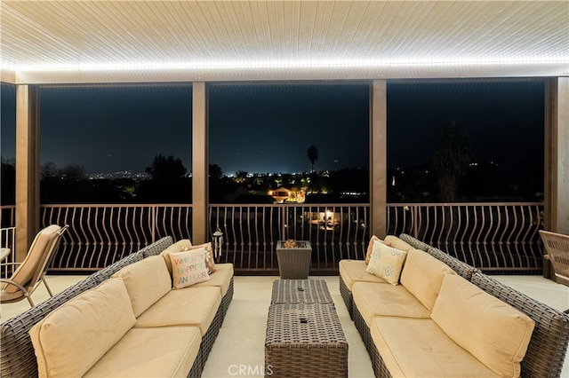 view of sunroom / solarium