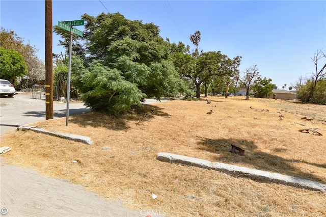 Listing photo 3 for 0 W Velarde St, San Bernardino CA 92410