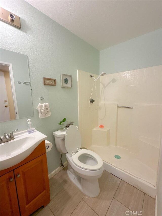 13168 Pinnacle Ct, Chino Hills, CA 91709 - bathroom with a walk in shower and vanity