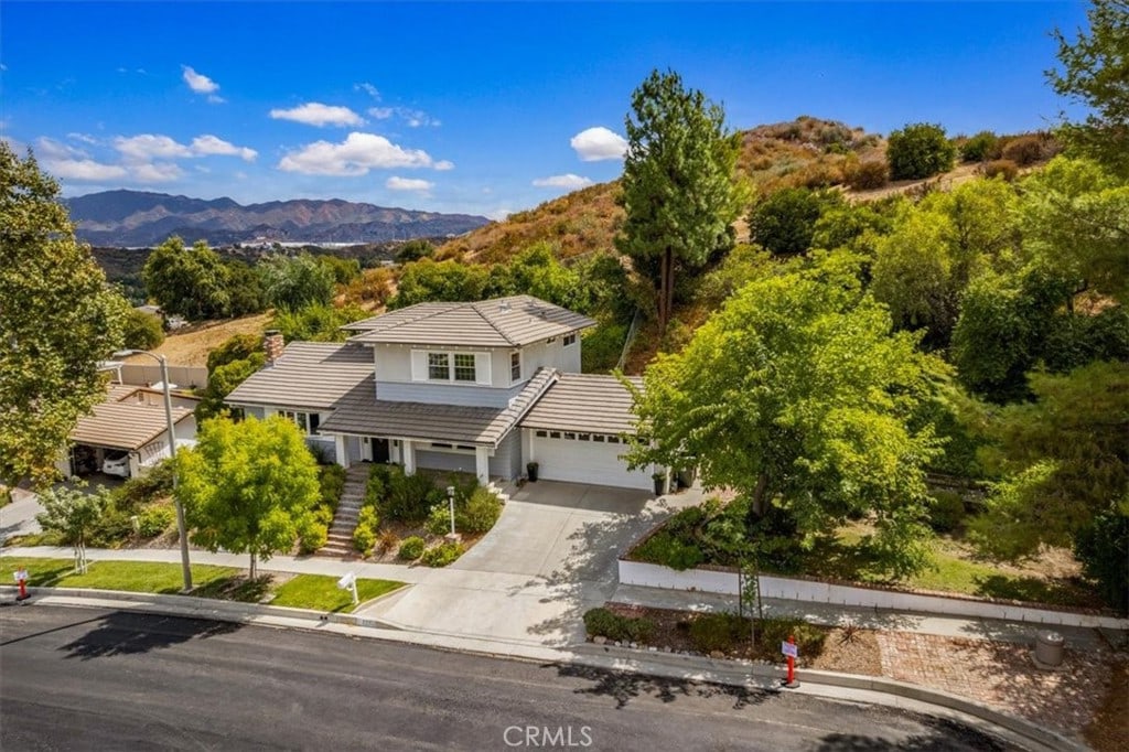 view of front of house with a mountain view