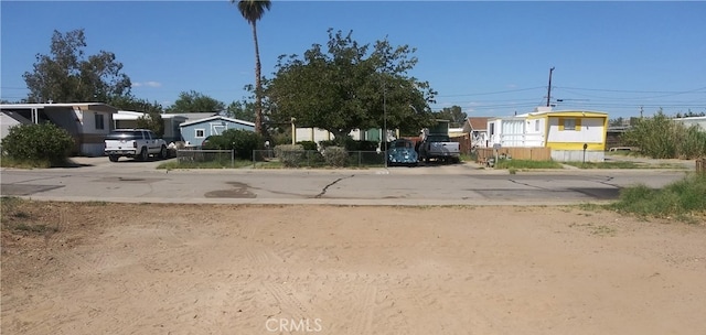 Listing photo 3 for 835 W Reeves Ave, Ridgecrest CA 93555