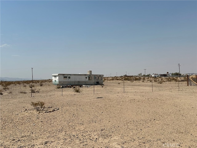 view of yard featuring a rural view