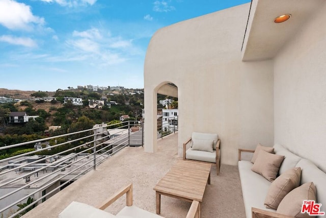 balcony featuring an outdoor hangout area