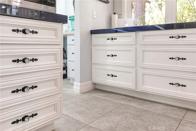 28281 Arbon Ln, Lake Arrowhead, CA 92352 - detailed view of baseboards