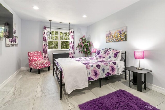 28281 Arbon Ln, Lake Arrowhead, CA 92352 - bedroom featuring baseboards and recessed lighting