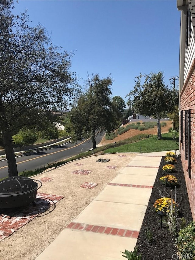 view of yard with a patio