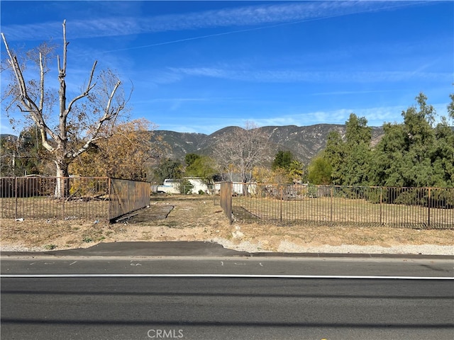 Listing photo 3 for 1040 W 48th St, San Bernardino CA 92407