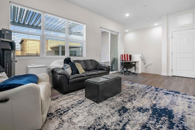 2013 Bravo Loop Unit 5, Chula Vista, CA 91915 - living room with wood finished floors and recessed lighting