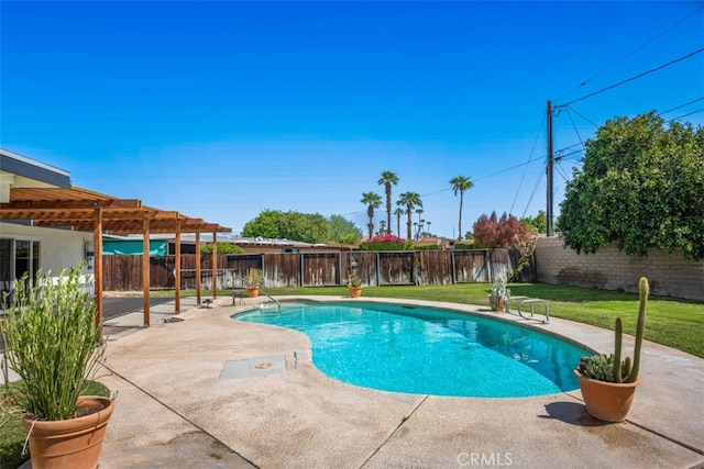 view of pool featuring a pergola, a patio area, and a yard