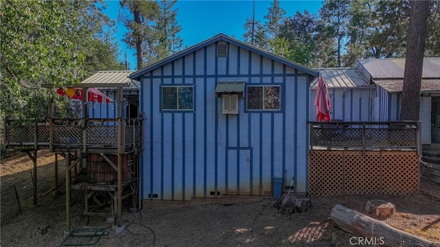 view of outbuilding