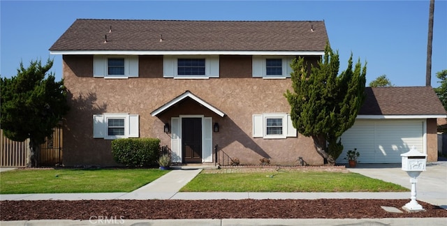 view of front facade featuring a front lawn