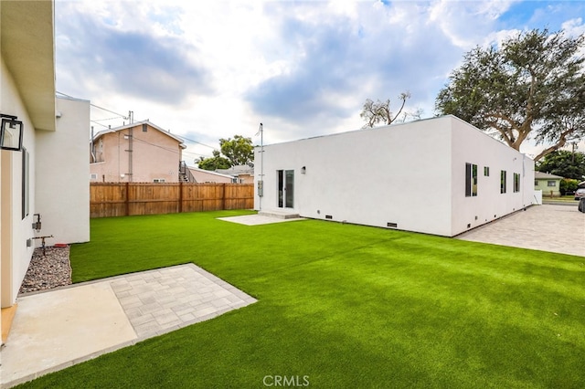 view of yard with a patio