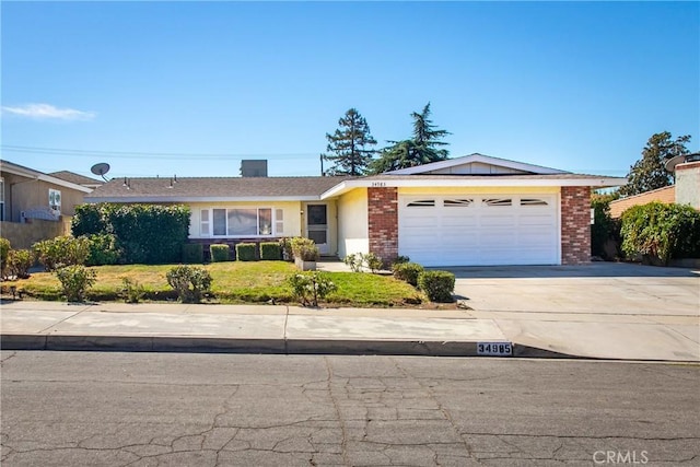 single story home featuring a garage