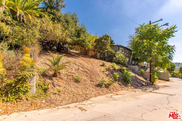 Listing photo 2 for 0 Glenalbyn, Los Angeles CA 90065